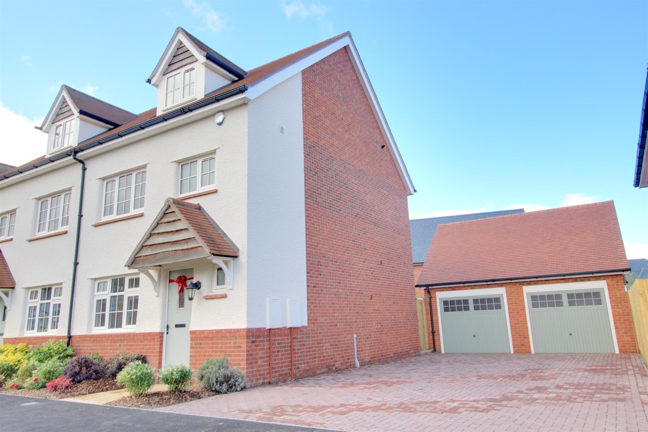 House Nicholson Way in Havant