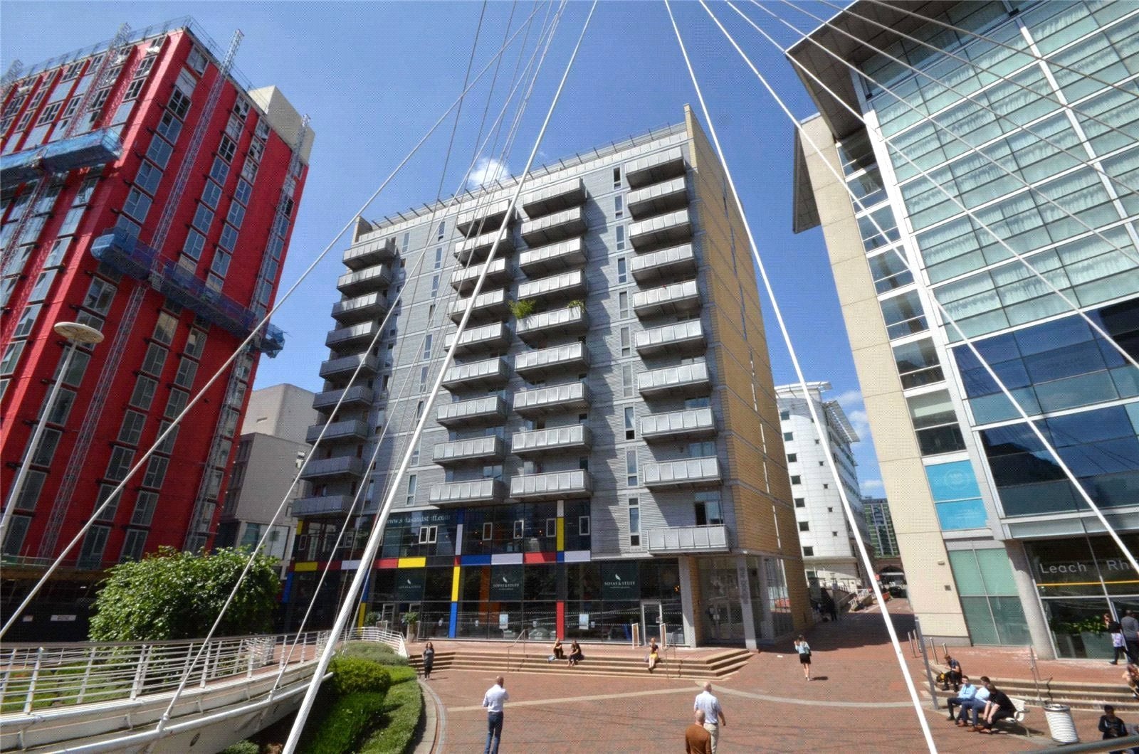 Flat Dearmans Place in Salford