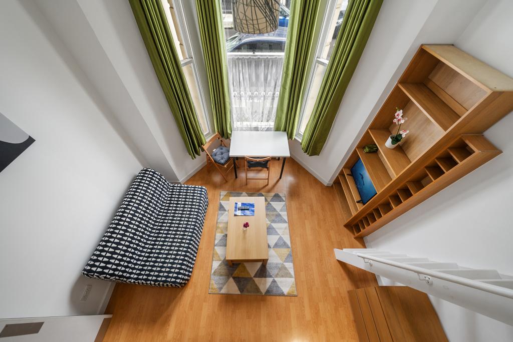 Flat Fairholme Road in Greater London
