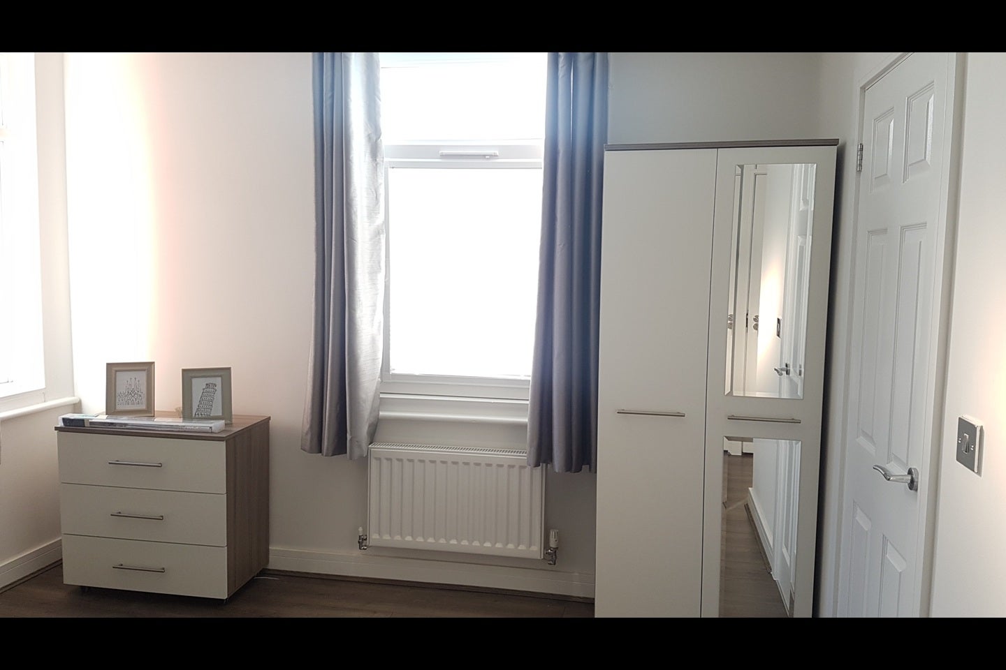Room Carlingford Road in Ashfield