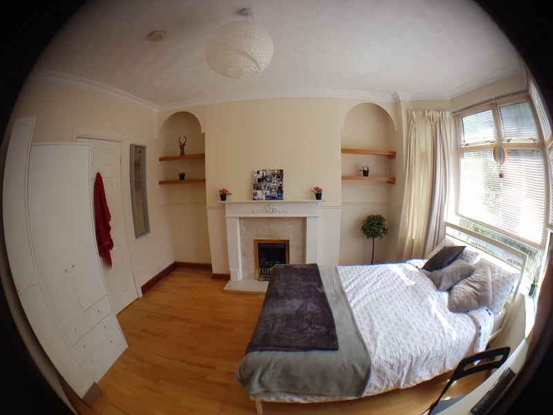 Room Wootton Crescent in Bristol
