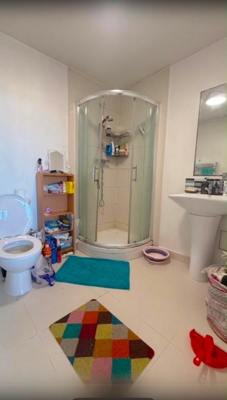 Room Trafalgar Road in Greater London
