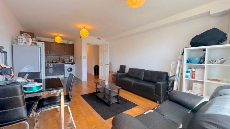 Room Trafalgar Road in Greater London