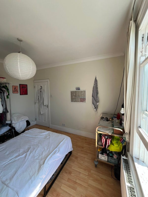 Room Brighton Road in Greater London