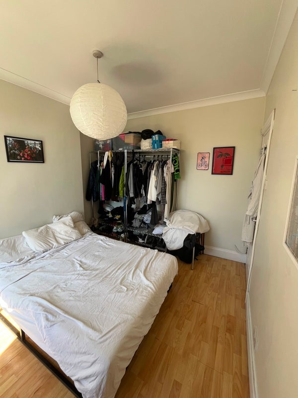 Room Brighton Road in Greater London