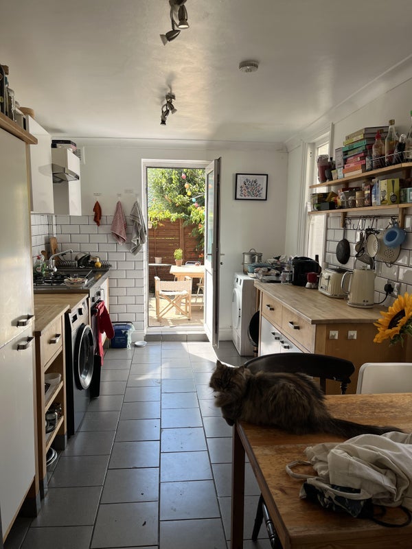 Room Brighton Road in Greater London
