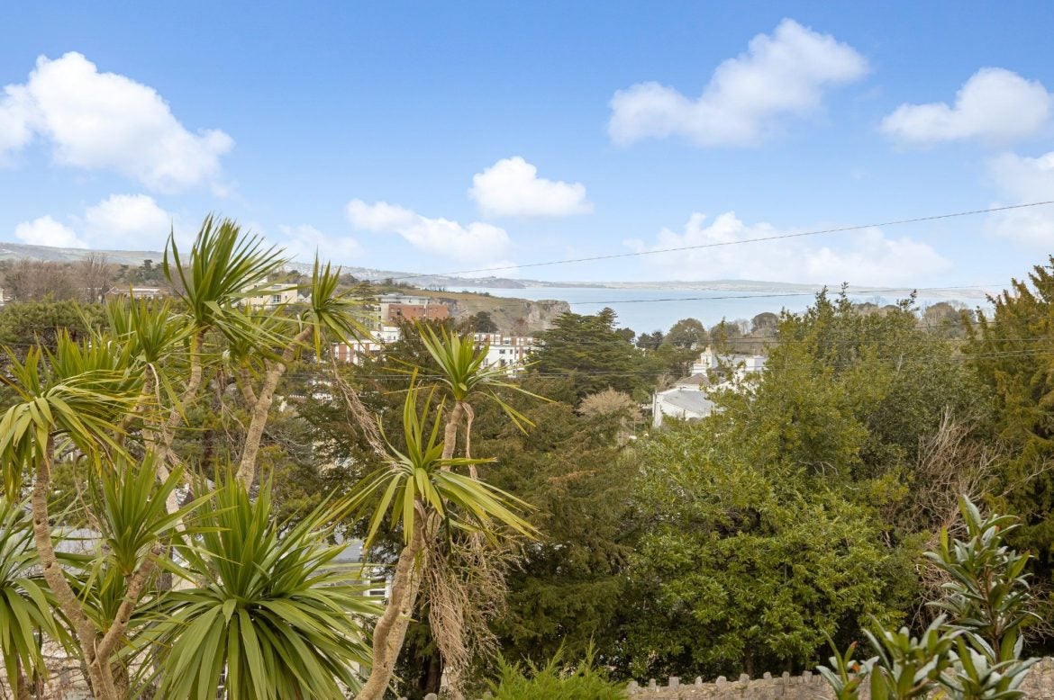 House Lincombe Drive in Torquay