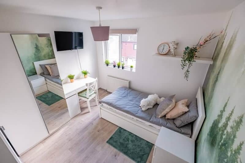 Room Farm Brook Court in Northampton