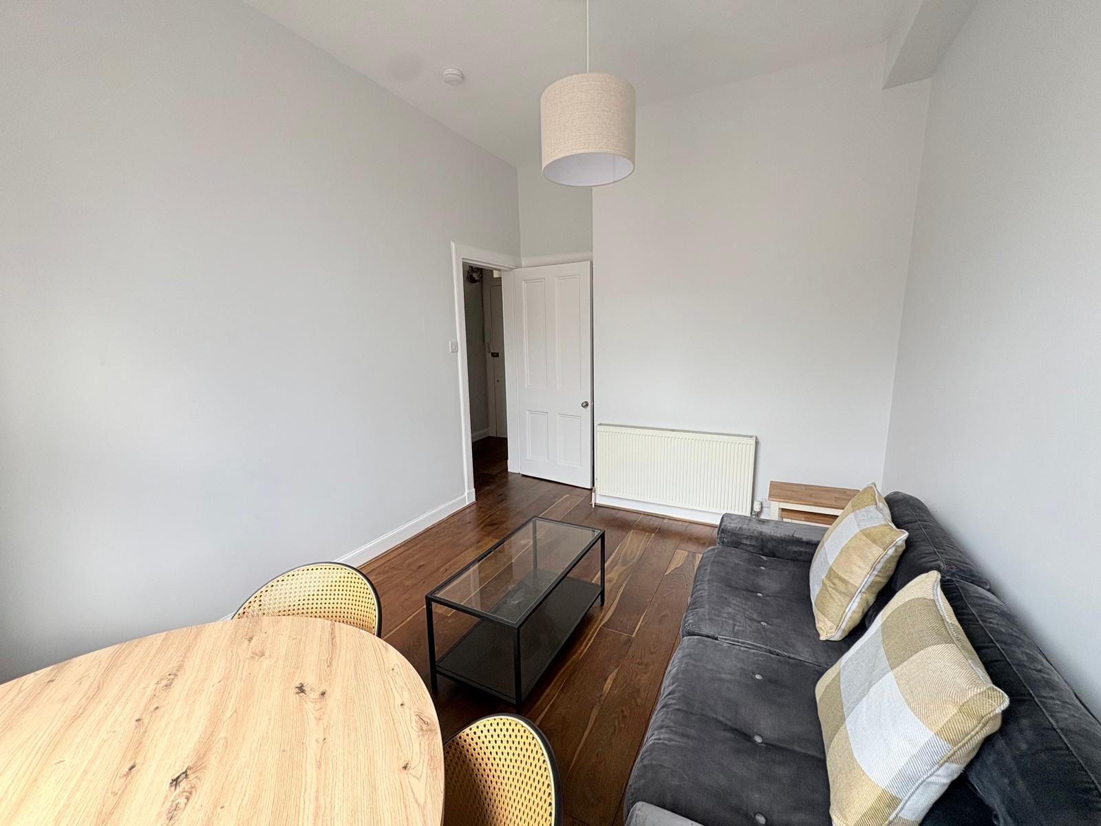 Flat Dalmeny Street in City of Edinburgh