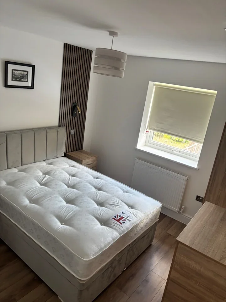Room Bournewood Road in Greater London