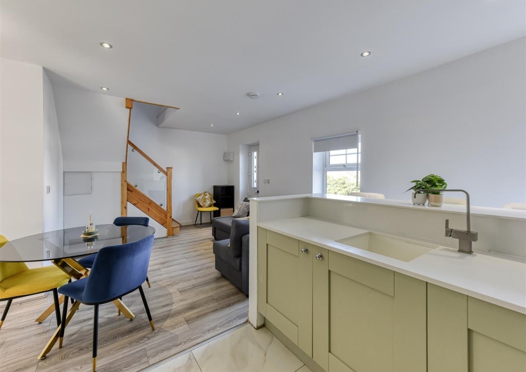 Flat Whitchurch Road in Cardiff County