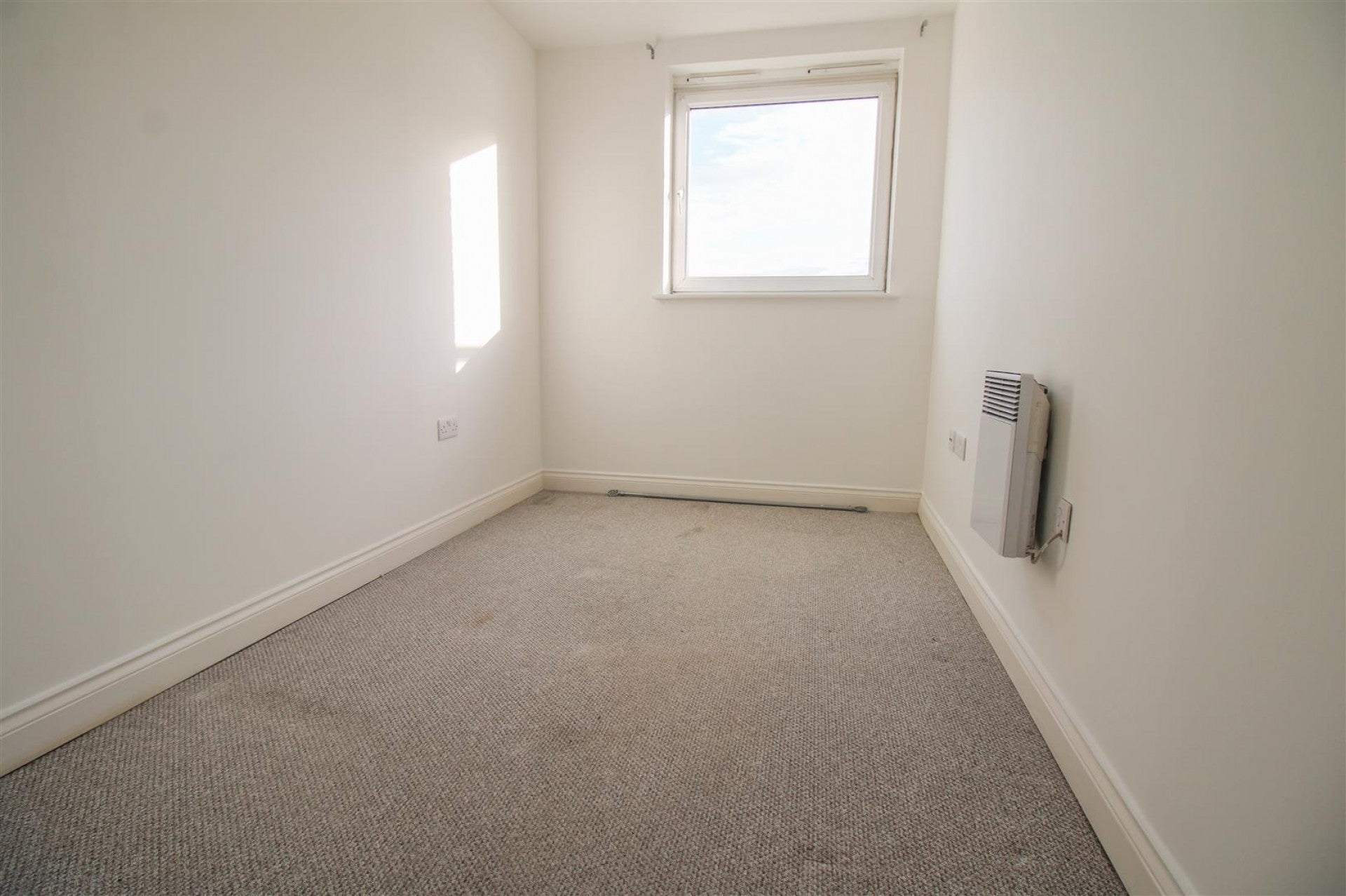 Flat Edinburgh Gate in Harlow
