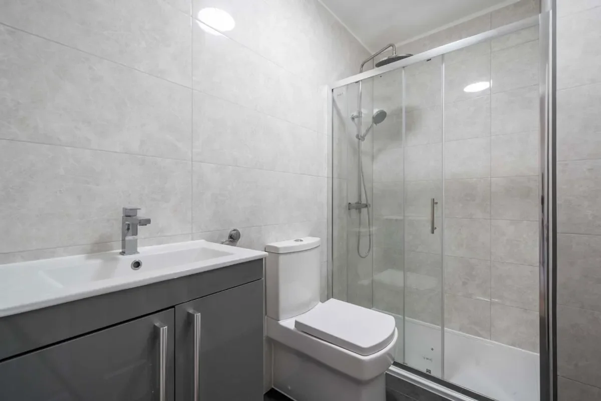 Flat Brunswick Road in Greater London