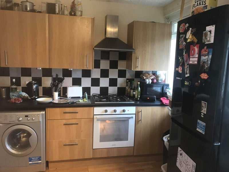 Room Harpley Square in Greater London
