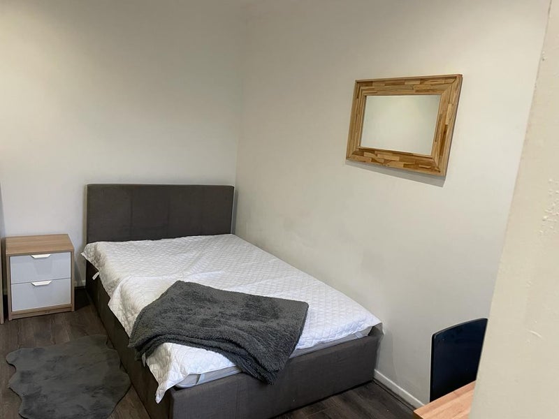 Room Benson Road in Greater London