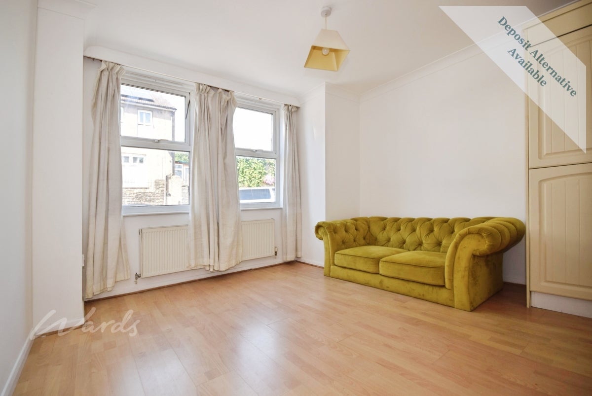 Flat Cecil Avenue in Strood