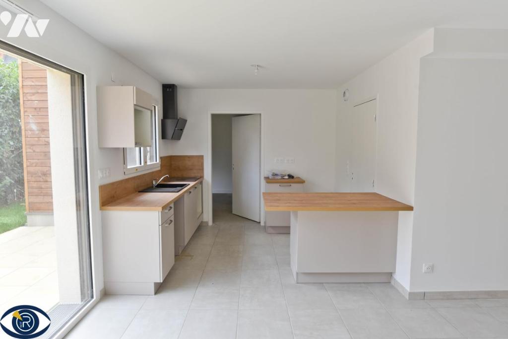 Maison Rue Noémie Hamard à Laval