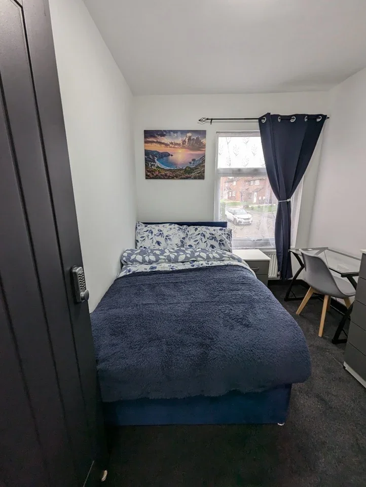 Room Ford Close in Crewe