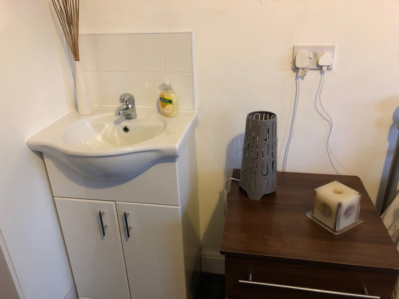 Room Newquay Road in Greater London