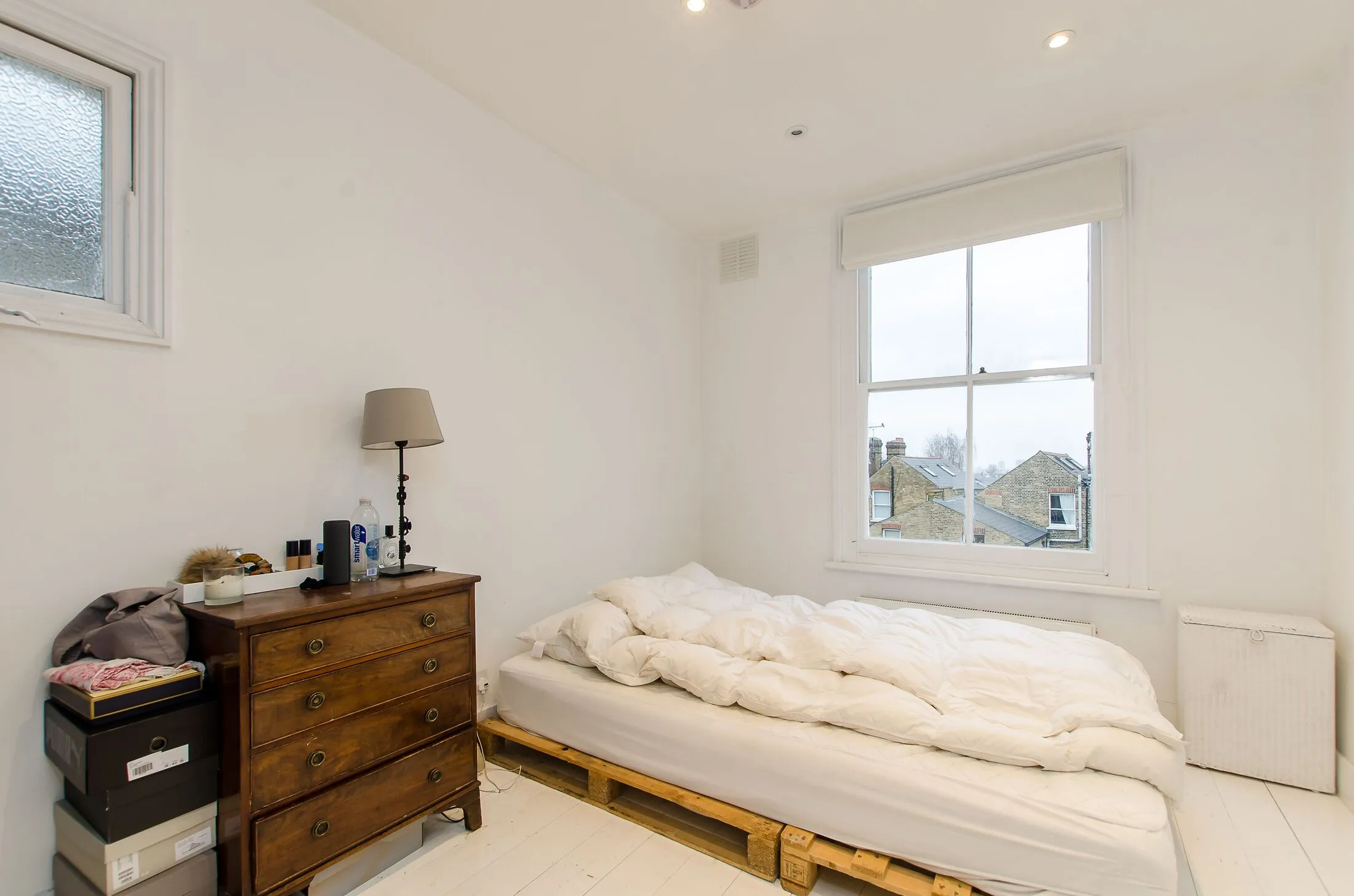 Flat Lambert Road in Greater London