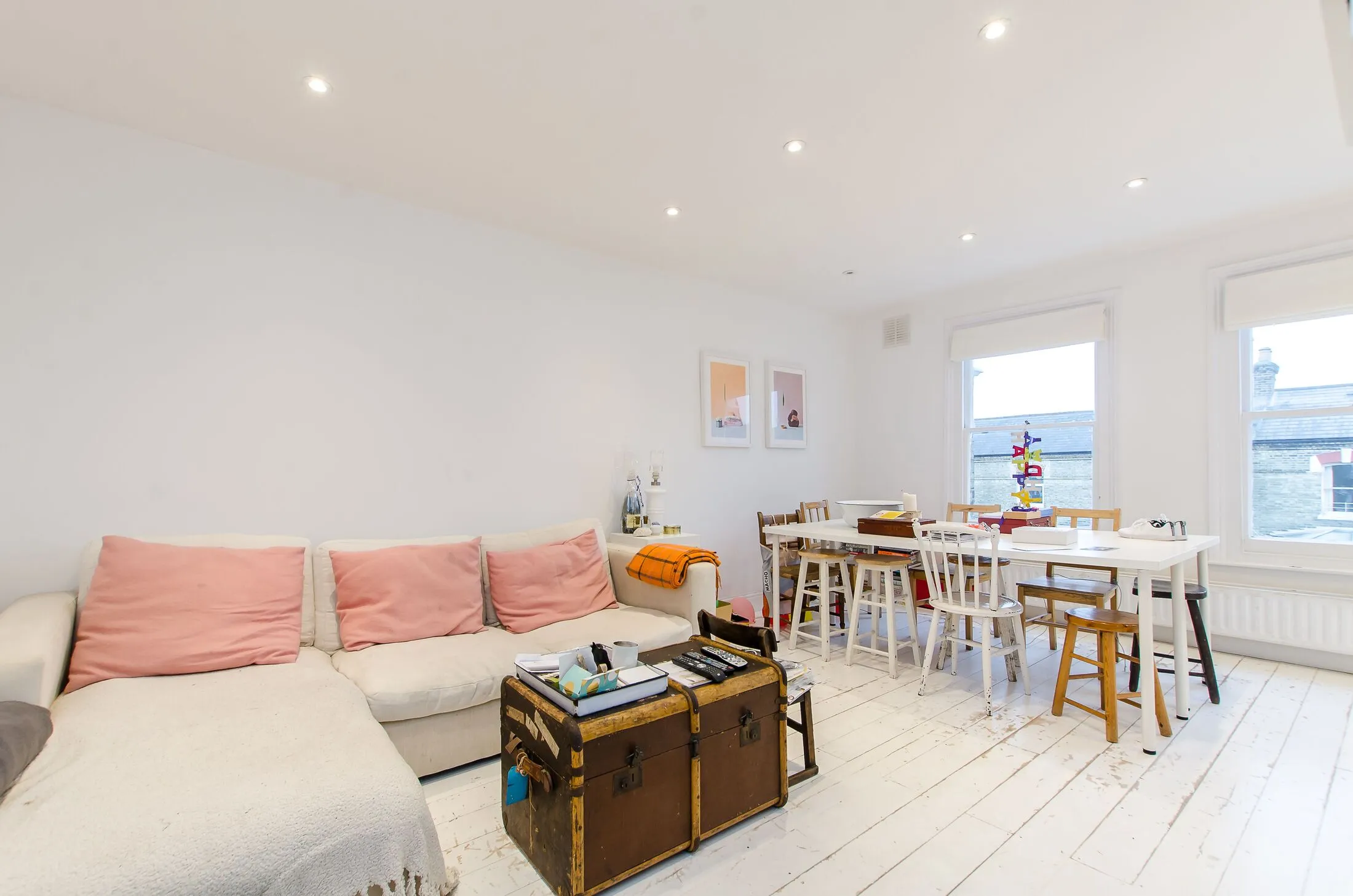 Flat Lambert Road in Greater London