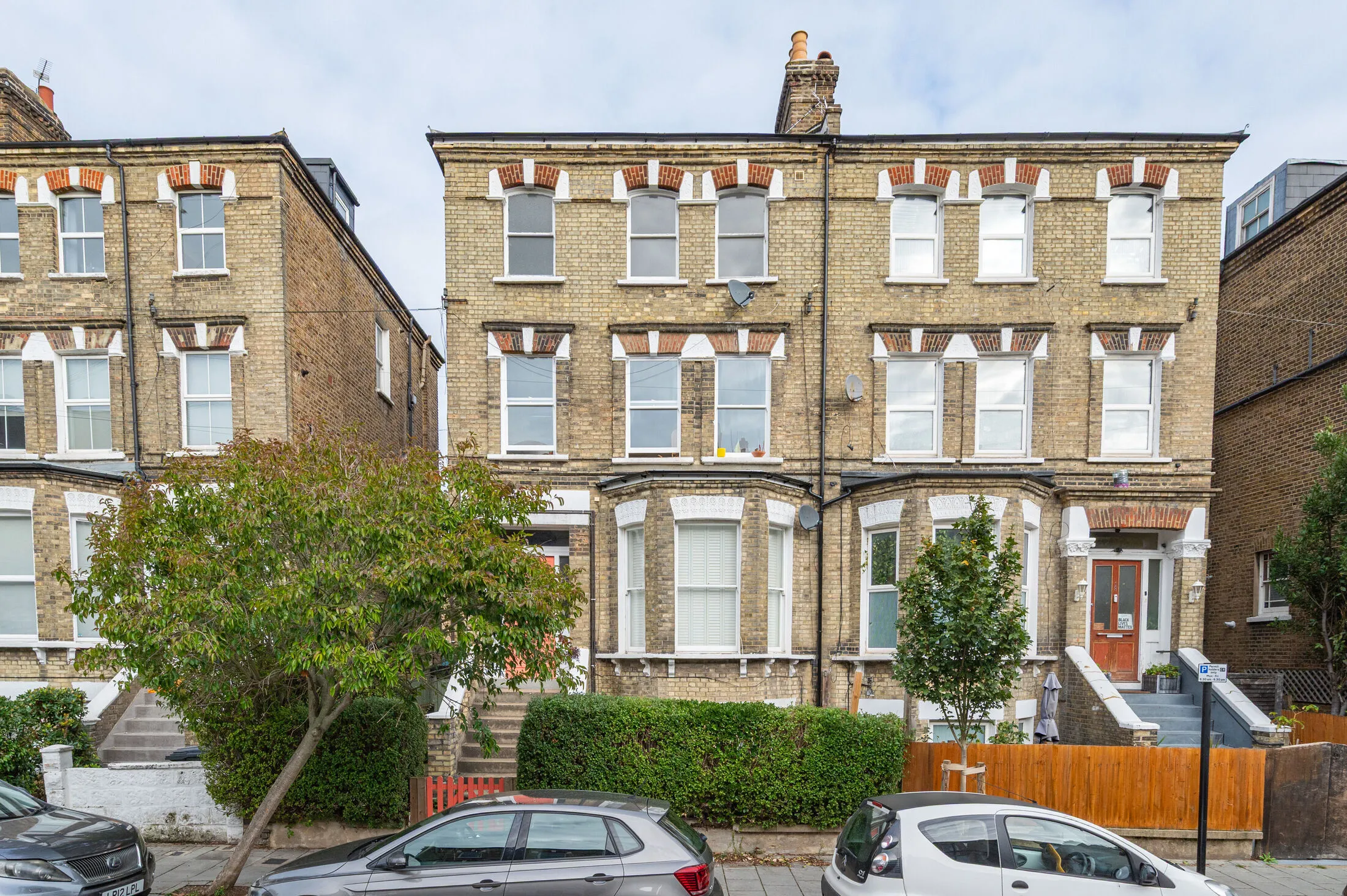 Flat Lambert Road in Greater London