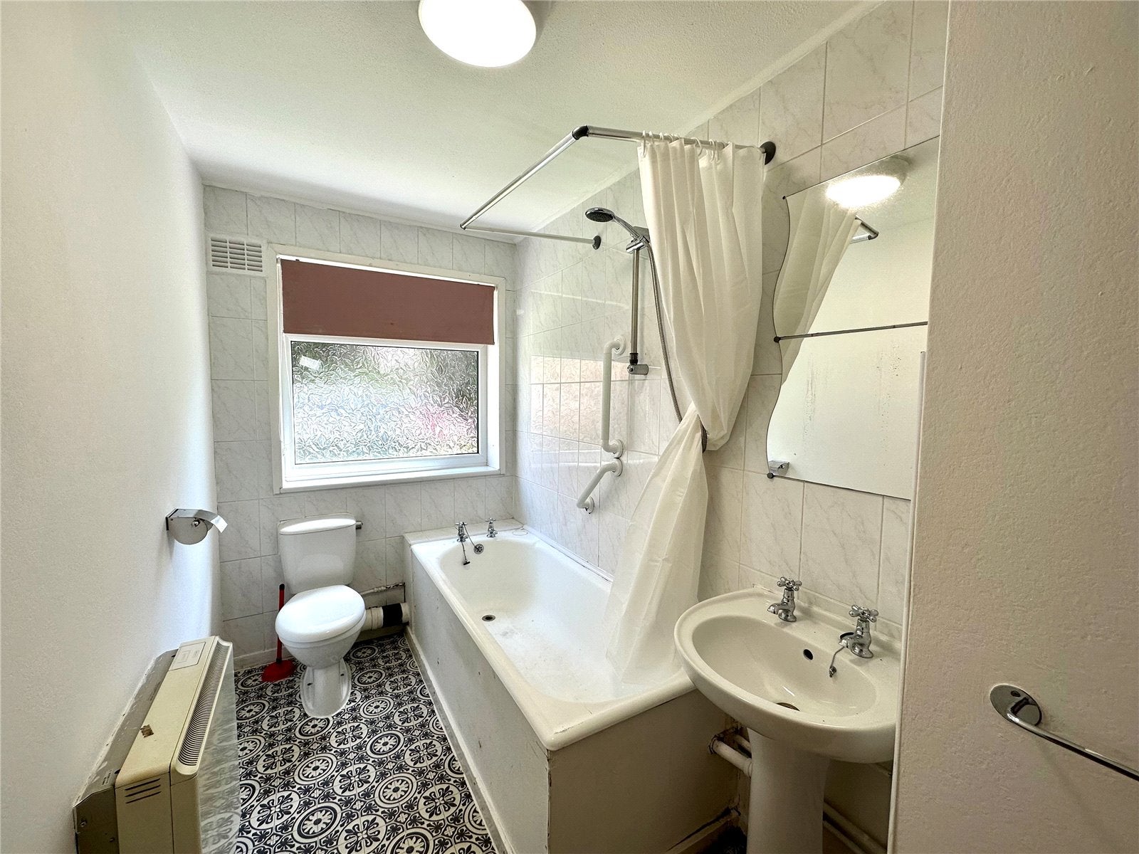 Flat Cholmondeley Road in Salford