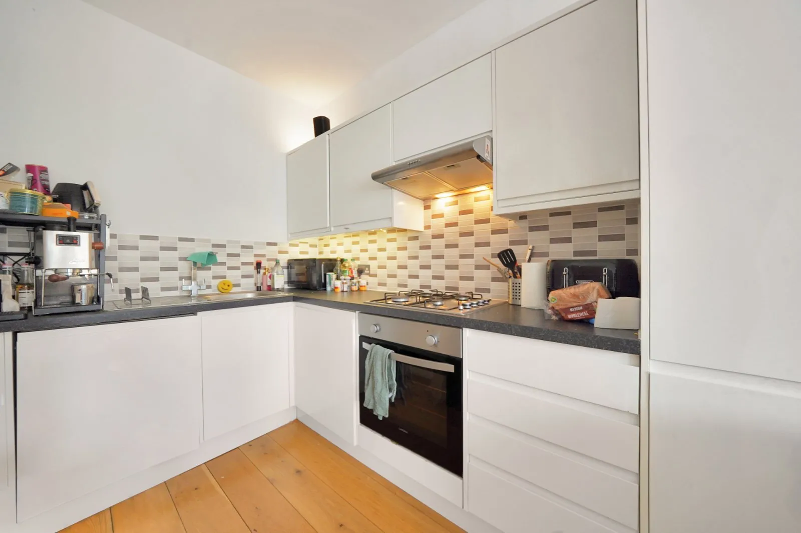 Flat Kings Road in Greater London