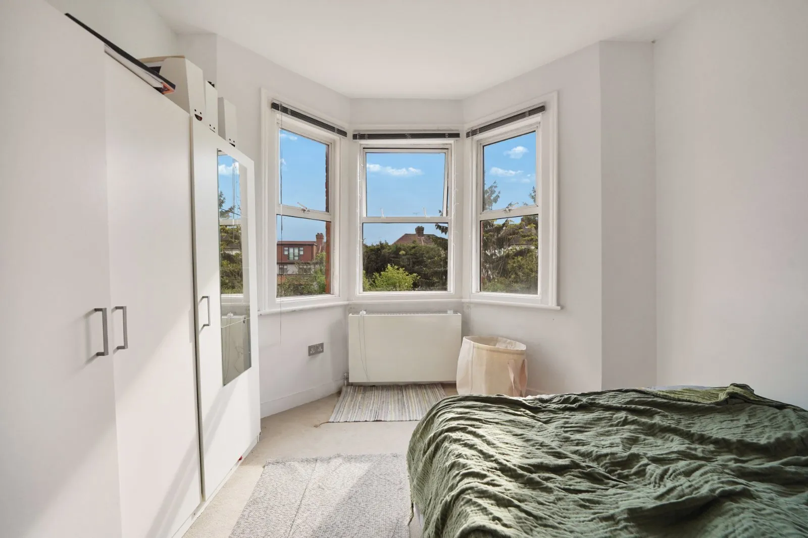 Flat Kings Road in Greater London