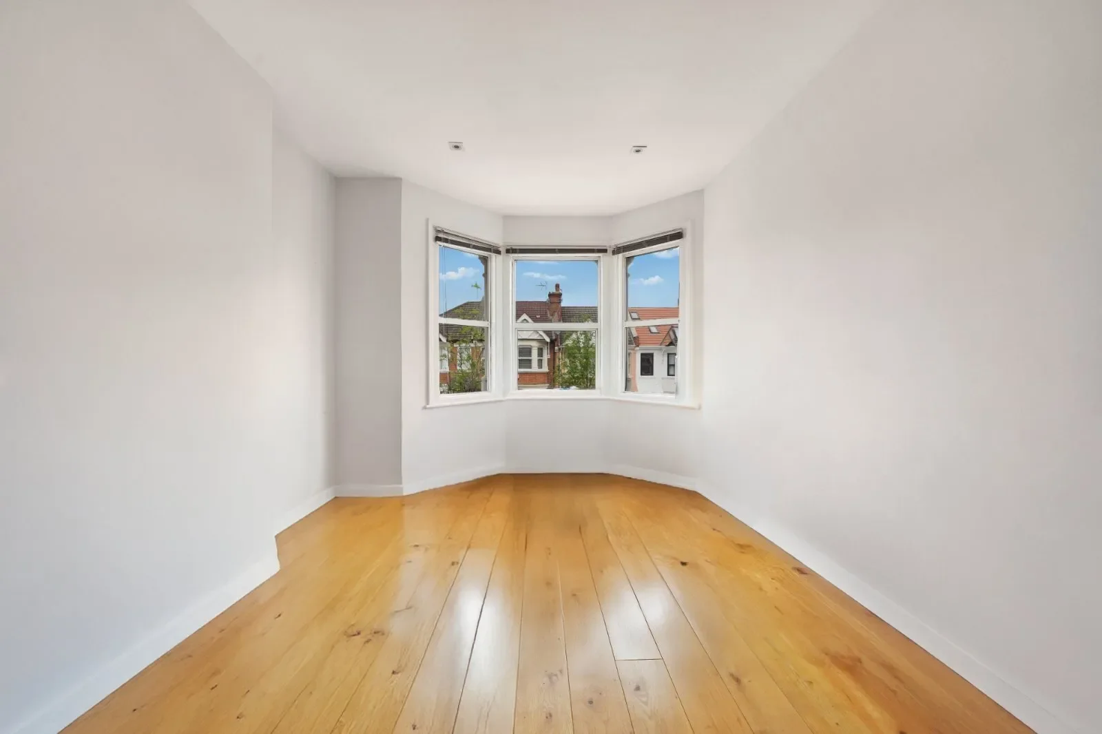 Flat Kings Road in Greater London