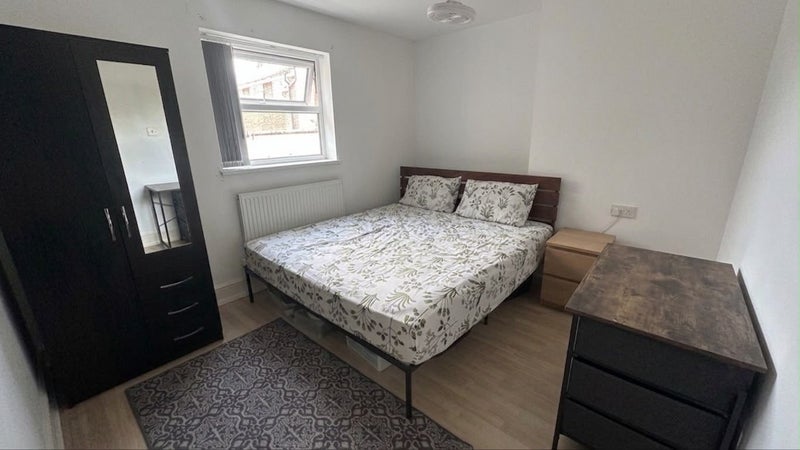 Room Scholars Walk in Leicester