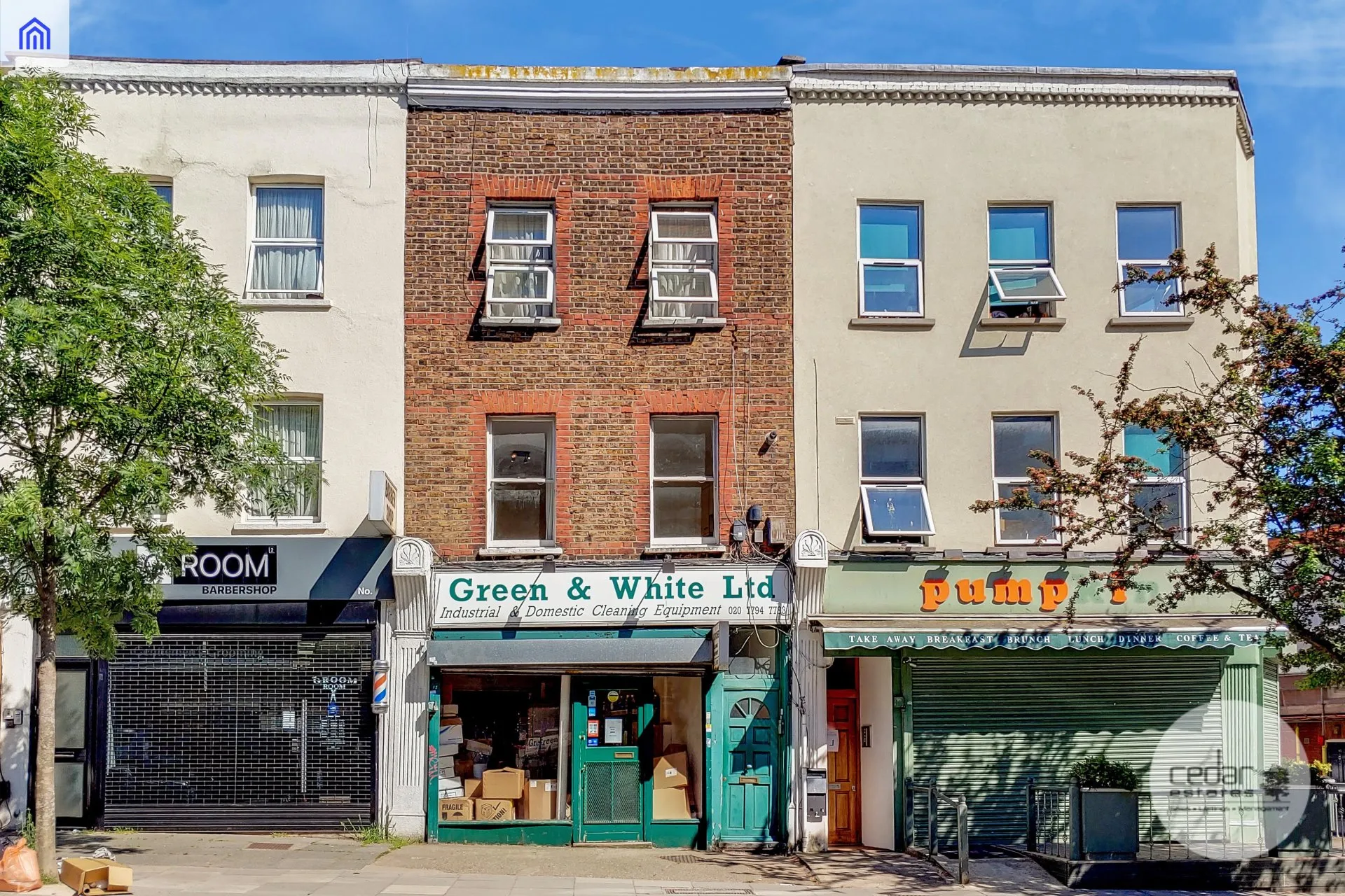 Flat Fortune Green Road in Greater London