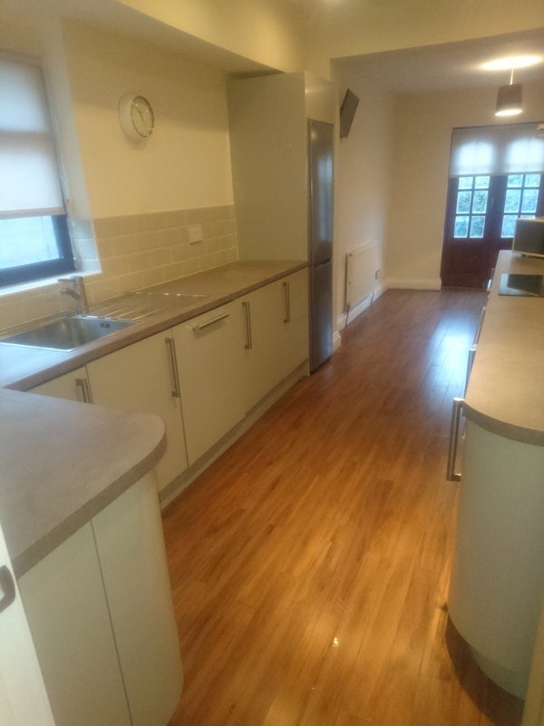 Room Garmoyle Road in Liverpool