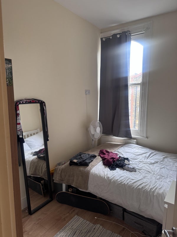 Flat Buckfast Street in Greater London