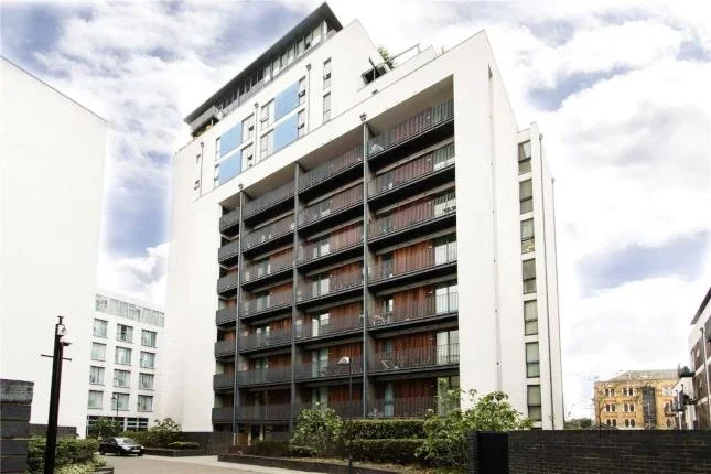 Flat City Walk in Greater London