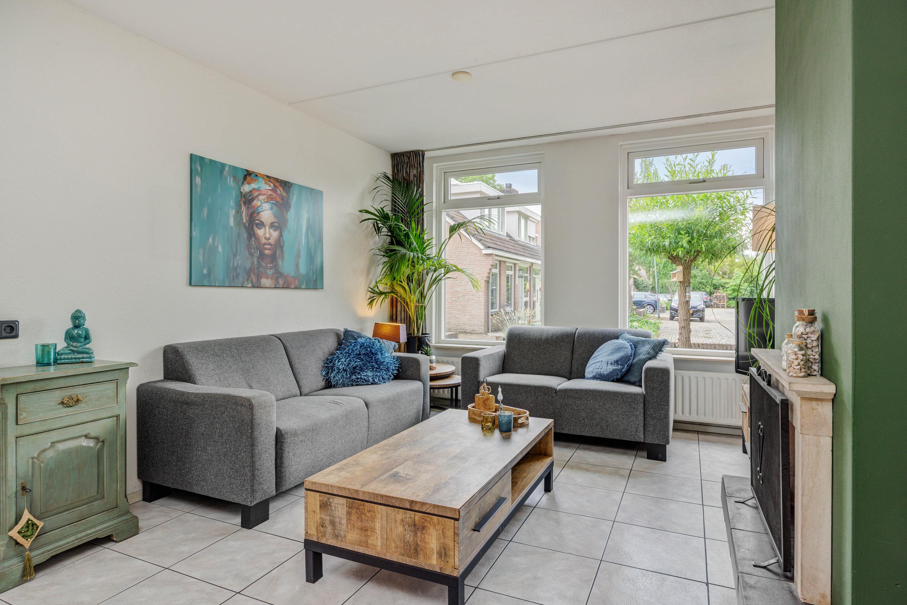 Twee-onder-één-kap te koop: Meidoorn 27, Helmond