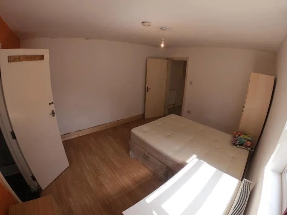 Room Westdown Road in Greater London