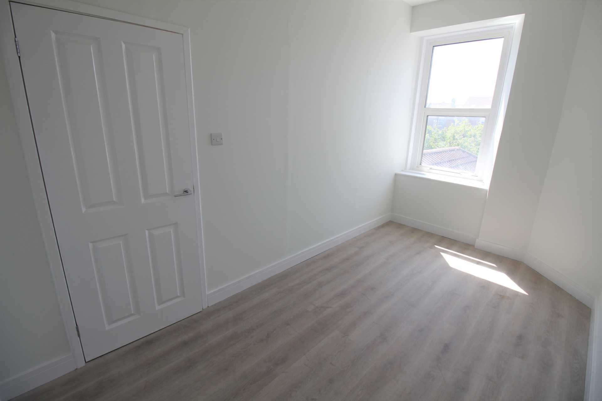 Flat Clevedon Road in Weston-super-Mare