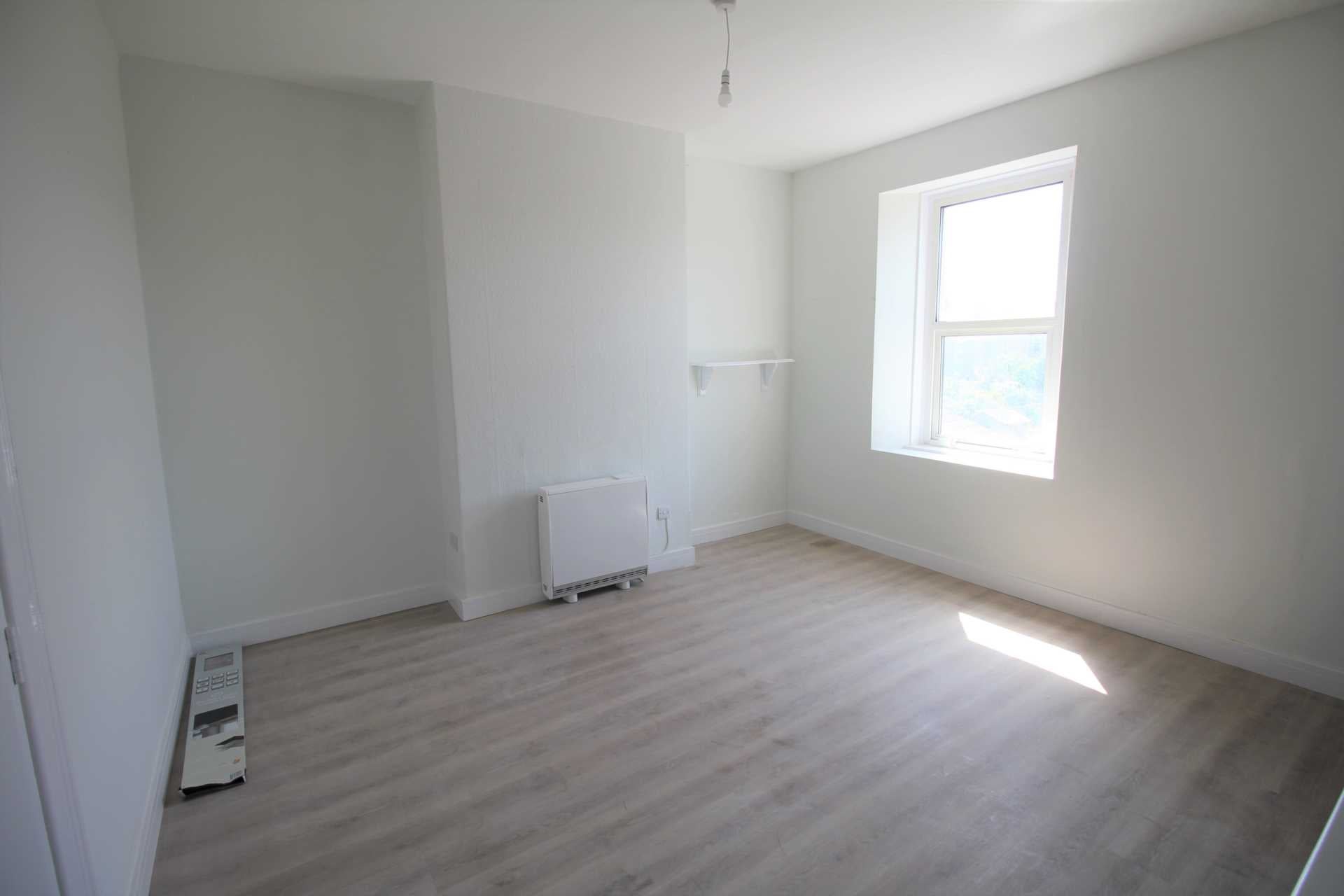 Flat Clevedon Road in Weston-super-Mare
