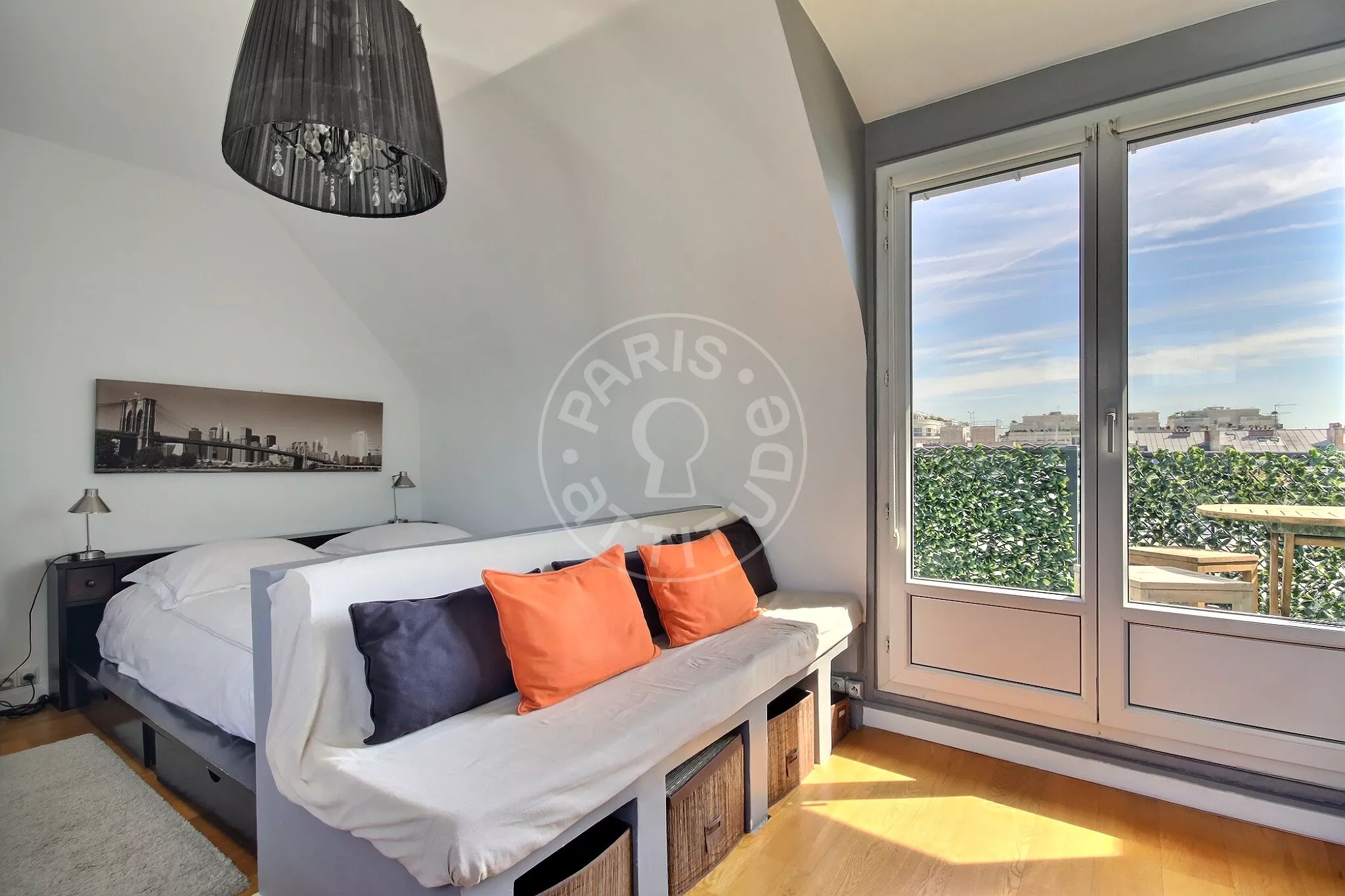 Flat Rue Rivay in Levallois-Perret