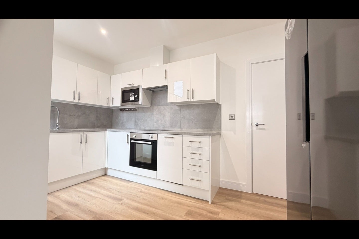 Flat Hinton Road in Greater London