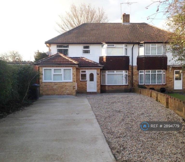 Room Inglehurst in Borough of Runnymede