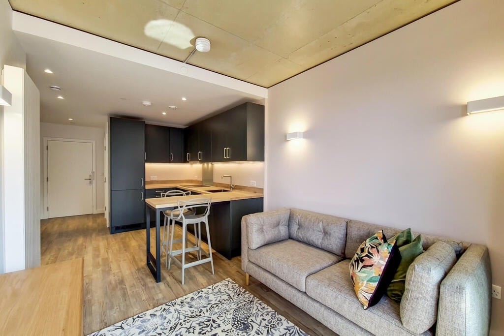 Flat First Way in Greater London