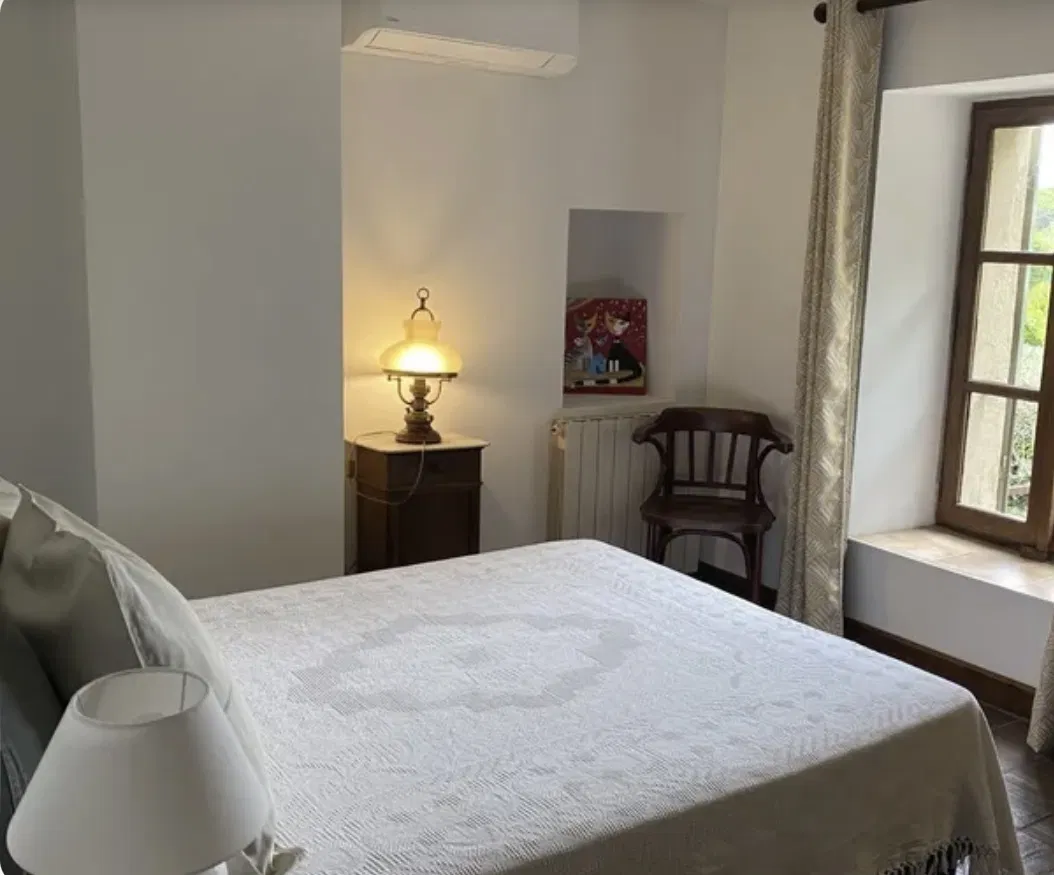 Room Route de Saint-Saturnin in Le Pontet