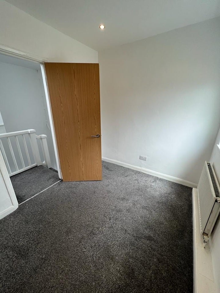 Flat Balham High Road in Greater London