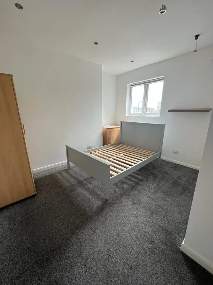 Flat Balham High Road in Greater London