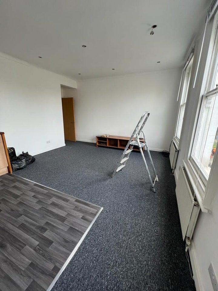 Flat Balham High Road in Greater London