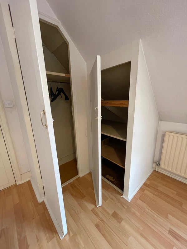 Room Bromley Road in Greater London