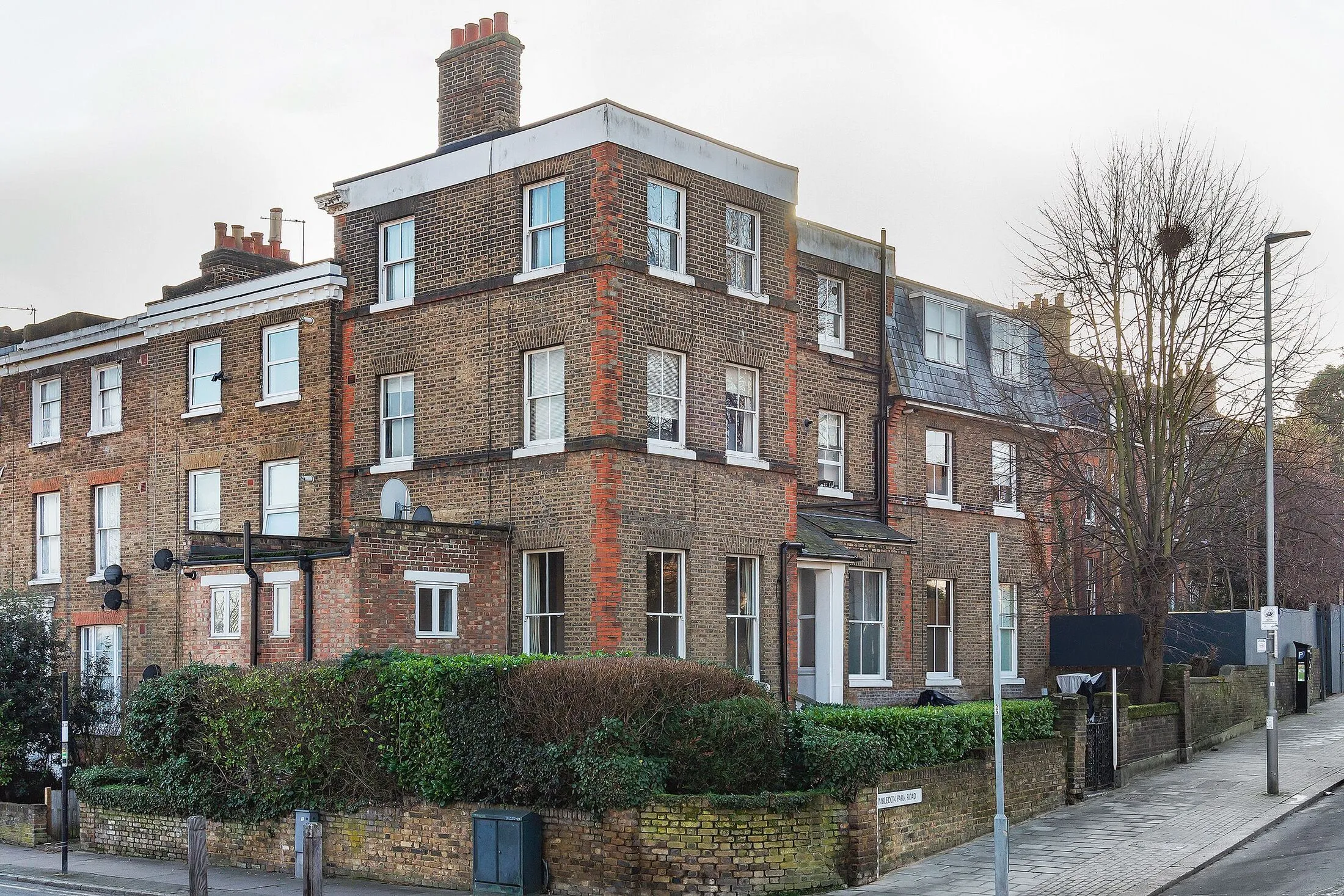 Flat Wimbledon Park Road in Greater London