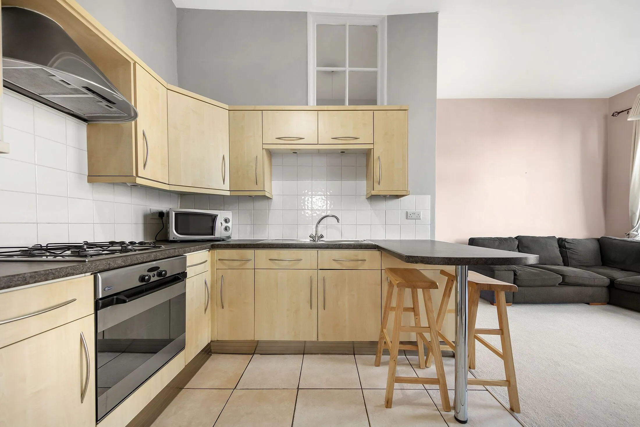 Flat Wimbledon Park Road in Greater London